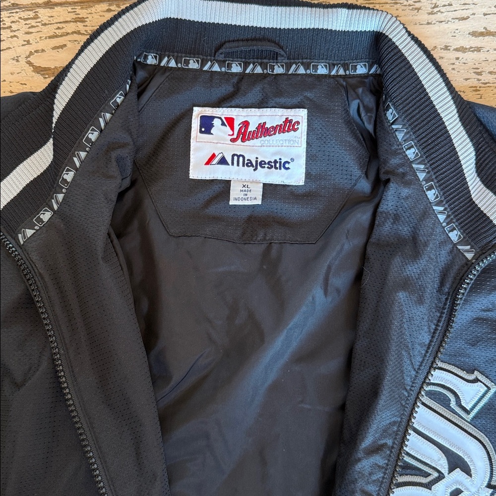 VTG Chicago White Sox MAJESTIC AUTHENTIC BLACK Nylon Bullpen Jacket SZ Youth XL - Picture 5 of 12
